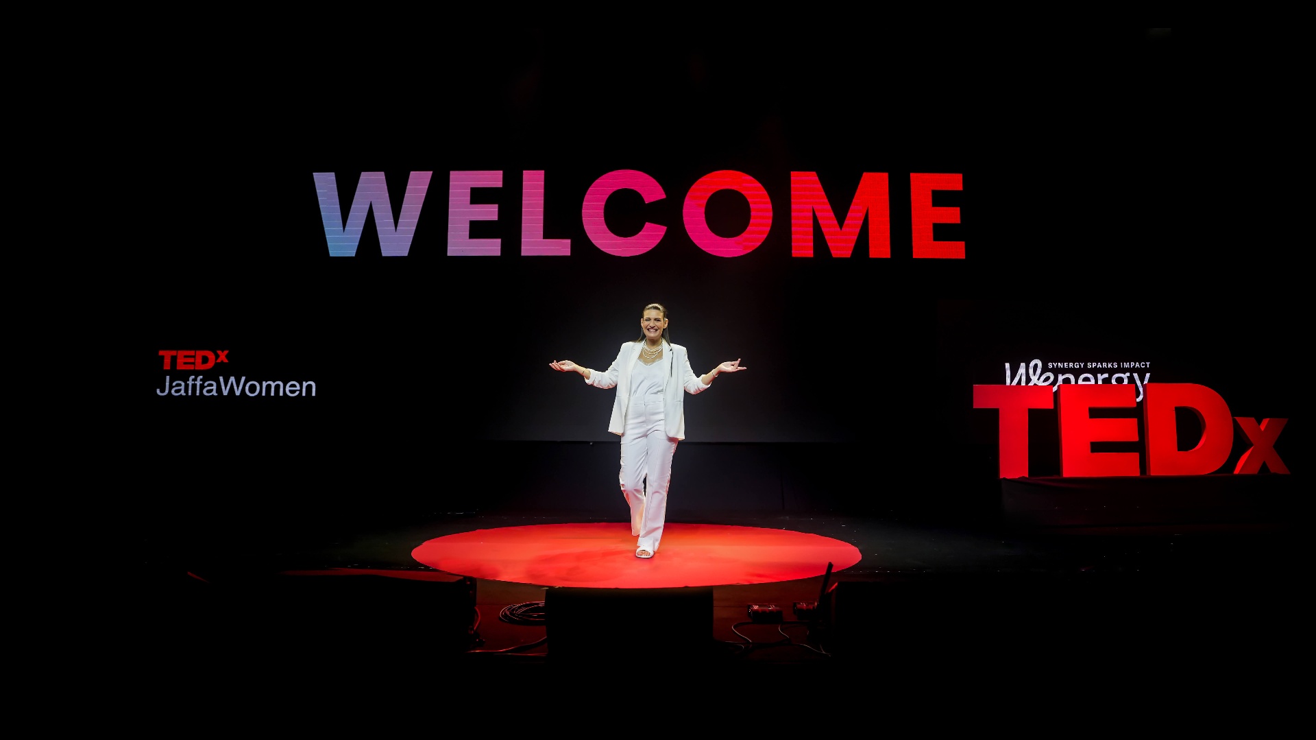 מלודי דקל על במת TEDxJaffaWomen 2025